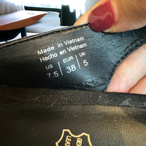 Aldo black heels with gold trim and sparkly embellishments - Picture 7 of 11